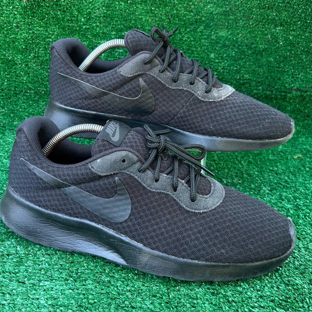 Size 11 Nike Tanjun Black Anthracite  812654-001 Men’s Shoes Sneakers